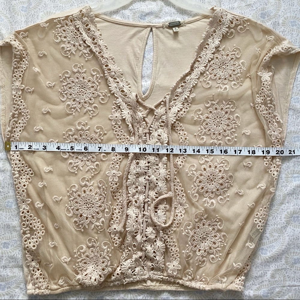 Gimmicks by BKE lace-up mesh embroidered top, cream - Picture 5 of 10